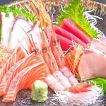 新鮮なお刺身もございます！単品注文でも盛り合わせでもOKです！