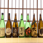 お酒も充実のラインナップ！こだわりの日本酒も種類豊富にご用意！料理に合わせてお楽しみください。