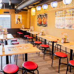 テーブル席は稼働式なので2名様～OK！！！