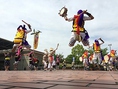 残波では2ケ月に1回、「エイサーライブ」を開催しています！毎回、大盛りあがりです。※「エイサー」とは、本土の盆踊りにあたる沖縄の伝統芸能のひとつで、主に各地域の青年会がそれぞれの型を持ち、旧盆の夜に地域内を踊りながら練り歩く。