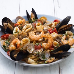 海の幸のトマトソース “ペスカトーレ”