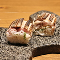 料理メニュー写真&nbsp;サバ棒寿司 2貫