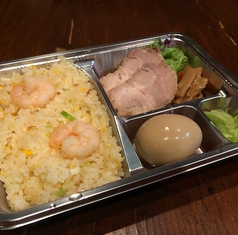 最終電車のチャーハン弁当