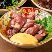 各種食材が原産地から直送！北は北海道、南は九州まで各厳選食材料理をご堪能いただけます♪店内に漂う各地方の香りや空気の心地よさはたまりません。料理長が仕上げた絶品料理をぜひともご堪能ください。