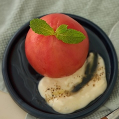 まるでピーチな、まるごとトマトのカプレーゼ