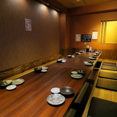 掘りごたつは繋げて最大16名までご利用いただけます。各種宴会にも是非