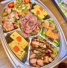 「どれから食べる？」がもう楽しい。彩りオードブル。