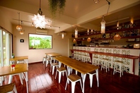 ランチタイムの店内