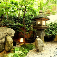 京都の風情溢れる中庭…。