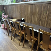 ゆったりお座り頂けるお席をご用意しております