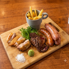 自慢の肉盛り3種
