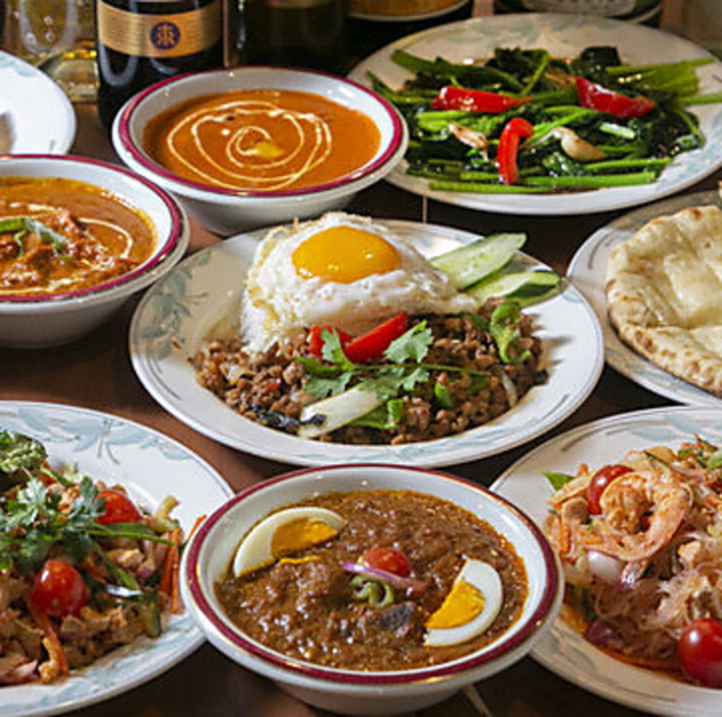 タイ料理などのアジアン料理も豊富にご用意しております！本格アジアン料理を是非お楽しみください！