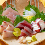 当店の職人が腕を奮う、自慢の料理。魚料理、肉料理、おつまみなど…種類豊富にご用意しております◎