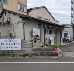 南米の音楽もお愉しみください♪テーブル席は組み合わせで大型宴会も可能です◎