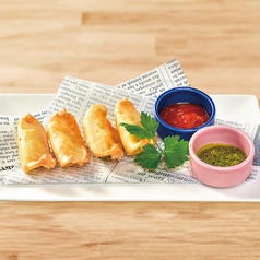 カリカリチーズジェノバとトマトの２種ソース