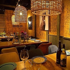 最大50名様まで、人数に合わせて広々とした個室席をご用意いたします。会社の歓送迎会や同窓会など、大人数での集まりでも一体感を持って過ごせるのが自慢です。