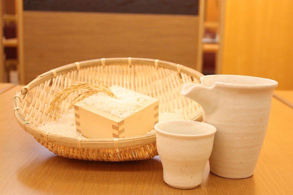 新潟の地酒の飲み比べメニューは3種900円～ご用意しております