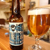 【クラフトビール】【BREW DOG】PUNK IPA　5.6％…950円（パイナップルやグレープフルーツのようにフルーティ。後味にはIPAらしい苦みの余韻がしっかり残る。爽やかで軽く、グビグビ飲めるテイストです）