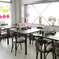 2名掛けテーブル席