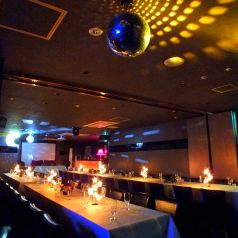 【最高のパーティーを★】阪急梅田から徒歩3分!!!!30名様～最大110名様まで貸切OK♪ラグジュアリーからカジュアルまで、どんなパーティーにも対応可能♪結婚式二次会・同窓会・誕生日・記念日・会社の季節毎の宴会・学生の打ち上げなど様々なシーンの宴会にもご利用頂けます♪