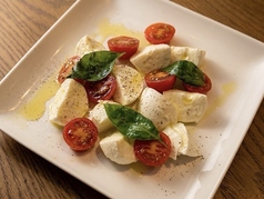 イタリア産 水牛モッツァレラの贅沢カプレーゼ