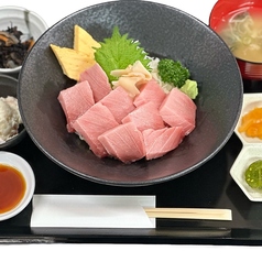 本マグロ中トロ丼