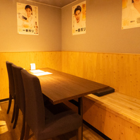 落ち着いた大人の店内で贅沢なひとときをお過ごし下さい