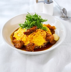炭焼きチキンの照り焼きソースオムライス/炭焼きチキンとほうれん草のクリームオムライス