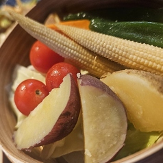 カリカリチョレギサラダ/蒸し野菜のバーニャカウダ
