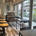 最大17名様でお店を丸ごと貸し切ってのプライベート宴会が可能です。他のお客様を気にすることなく、仲間内だけで盛り上がれる完全プライベート空間は、会社の歓送迎会や忘新年会、同窓会などに最適。