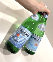 サンペレグリノ（天然炭酸水）750ml瓶