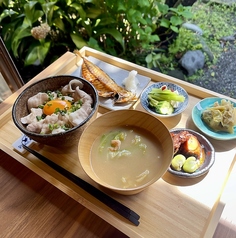 出汁香る日高カムイ豚しゃぶのっけごはん定食
