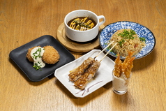 【期間限定冬メニュー】煮込みハンバーグにエビフライ、うにコロッケなど、季節限定メニュー、始めました。の写真