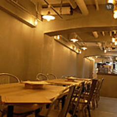 当店では、貸切でご利用することも可能でございますので、大人数での宴会や歓送迎会などでお楽しみいただけます！ 20名様から最大50名様までご利用いただくことが可能です◎