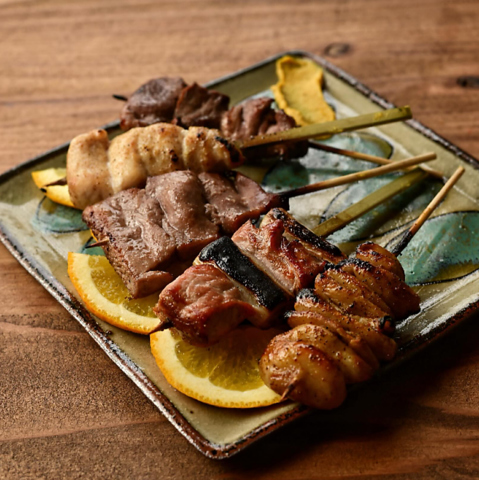 炭火で焼き上げる串焼きが絶品♪ふらっと立ち寄りたくなるアットホームな居酒屋★
