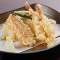 海老、お魚、旬の野菜など、揚げたて！本日の天ぷら