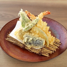 天ぷら盛り合わせ(海老・魚・野菜4種)