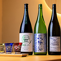 こだわりの日本酒や焼酎など約100種！！