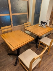 デートでのご来店にもオススメなテーブル席♪美味しいお料理とお酒を楽しめる当店で、ゆったりとおくつろぎください!