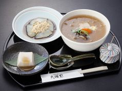 うどんセット(各うどん＋胡麻豆腐＋葛餅)