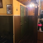 お手洗いは男性、女性2つご用意ございます