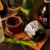 日本酒に焼酎、旬の果物を使ったドリンクなど幅広い種類のお酒をご用意しています。店主のこだわりの詰まった酒器にも心配りが感じられます・・