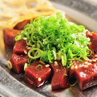 濃厚でとろける『馬レバー刺し』は通好みの逸品