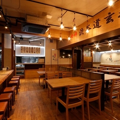 【お一人様からOK！会社帰りの一杯やお食事などに】お一人様からご利用いただけますので、会社帰りの一杯やお食事になどにもおすすめです。カウンターからは調理場を望め、調理風景をお楽しみいただくことも可能です◎