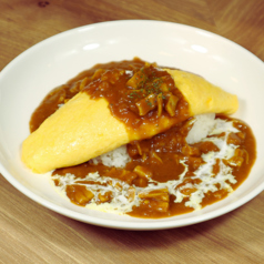 帆立カレーオムライス（ミニサラダ＆スープ付き）
