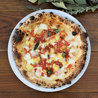 薪窯で焼きたて！ナポリピッツァ