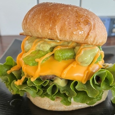 アボカドチーズバーガー