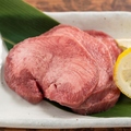料理メニュー写真 ぶ厚い特上タン