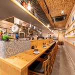 お一人様でのご来店も大歓迎です！！カウンターで飲むお酒は、いつもよりきっと美味しく感じますよ☆