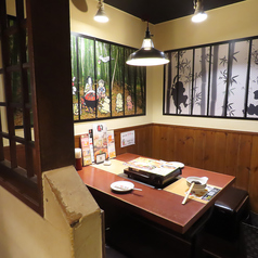 最大3名様でご利用いただける半個室風のテーブル席